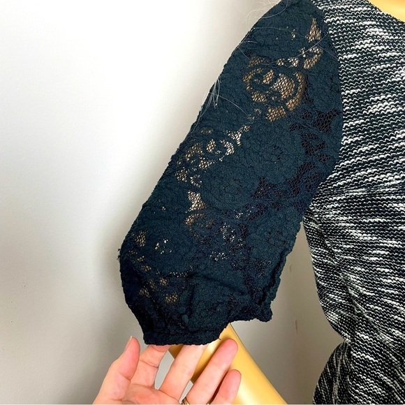 Anthropologie Postage Stamp Tunic Sweater – Lace Sleeves & Pockets – Small - Picture 3 of 11